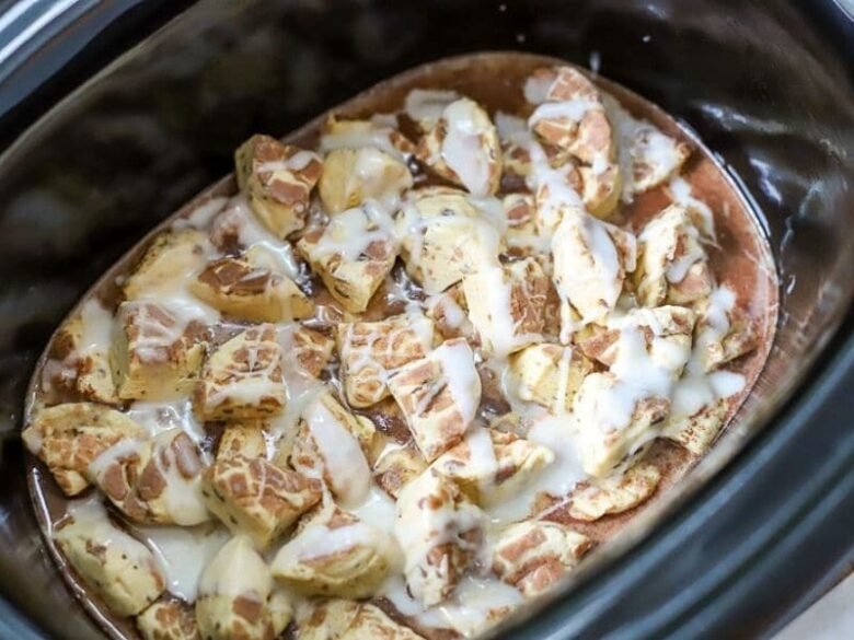 Slow Cooker Cinnamon Roll Casserole