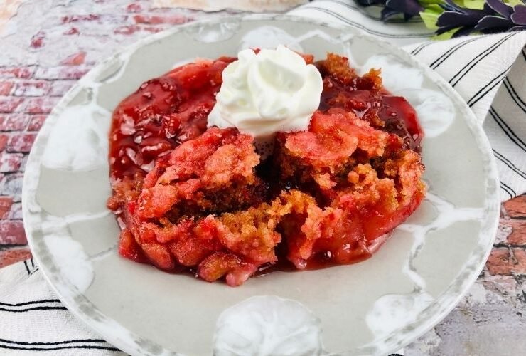 Slow Cooker Strawberry Dump Cake