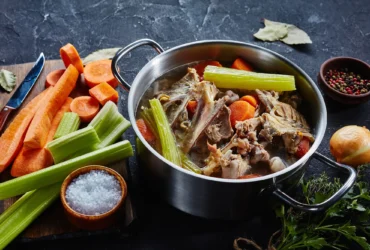 Slow Cooker Keto Bone Broth (Gut-Healing)