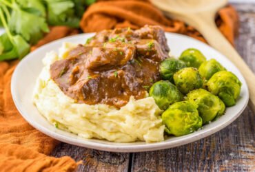 Slow Cooker Beef Tips with Gravy