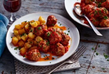 Slow Cooker Lamb Meatballs in Tomato Sauce