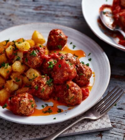 Slow Cooker Lamb Meatballs in Tomato Sauce