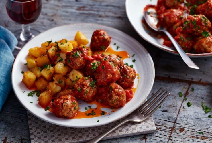 Slow Cooker Lamb Meatballs in Tomato Sauce