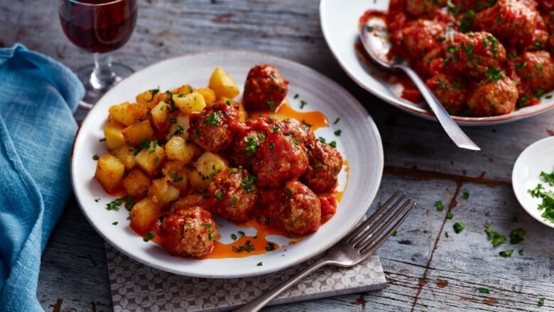 Slow Cooker Lamb Meatballs in Tomato Sauce